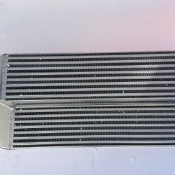 LA Zona Auto Parts 15 to 23 Ford Mustang 2.3L Ecoboost Stepped Bar Plate Core Front Mount Intercooler 