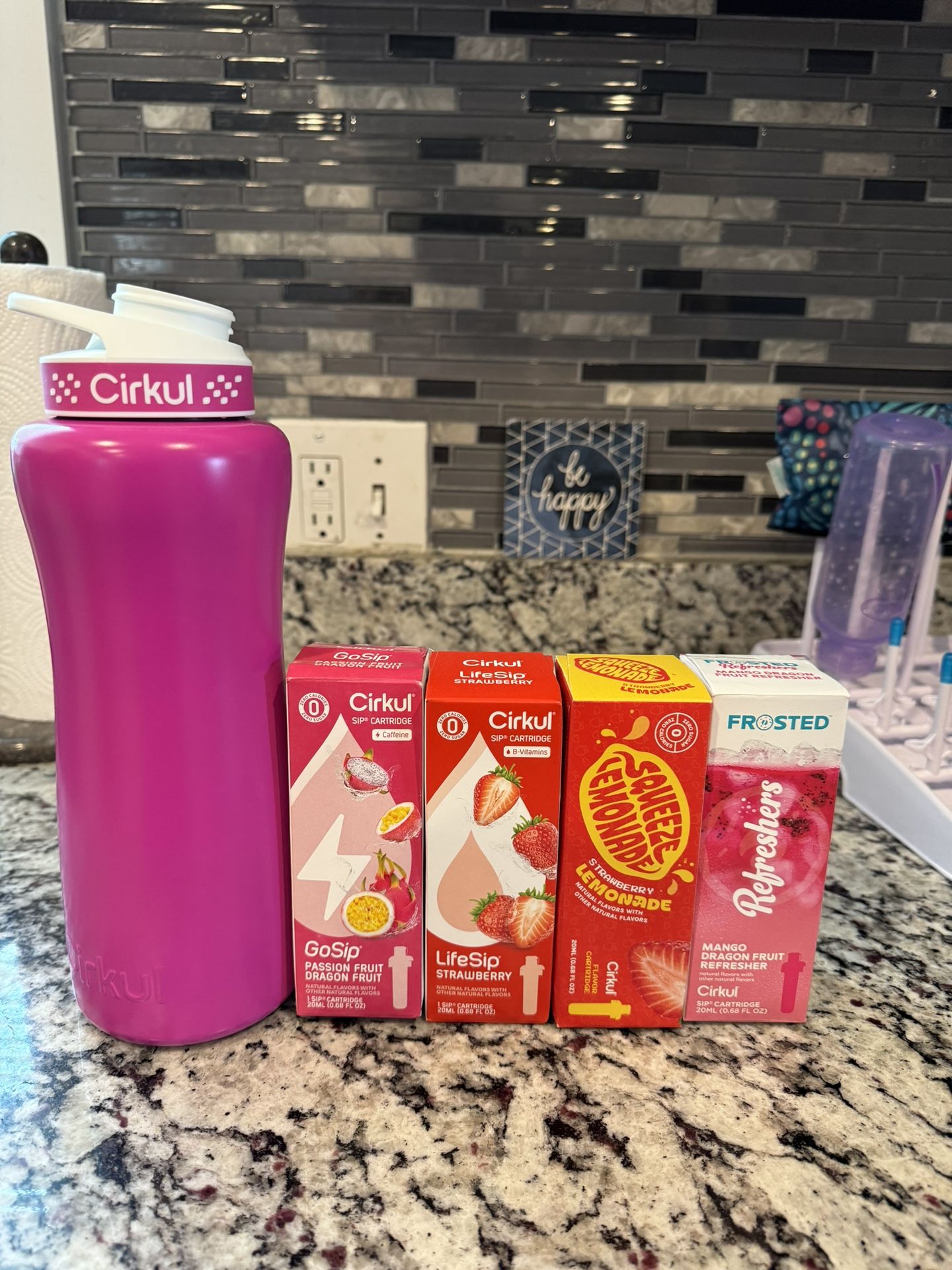 Cirkul Hot Pink Bottle With Flavors