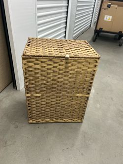 Wicker laundry hamper