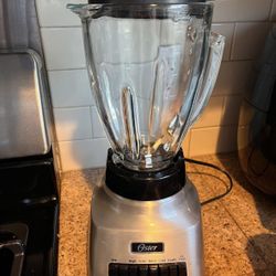 Oster Blender - New condition 