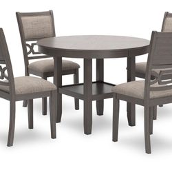 5 Pc Table.and Chairs Set New In Box