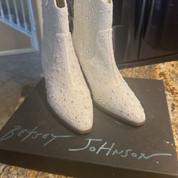 Betsy Johnson Women’s Diva Western Boots