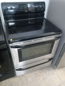 Kenmore stainless and black glass-top stove - Free delivery