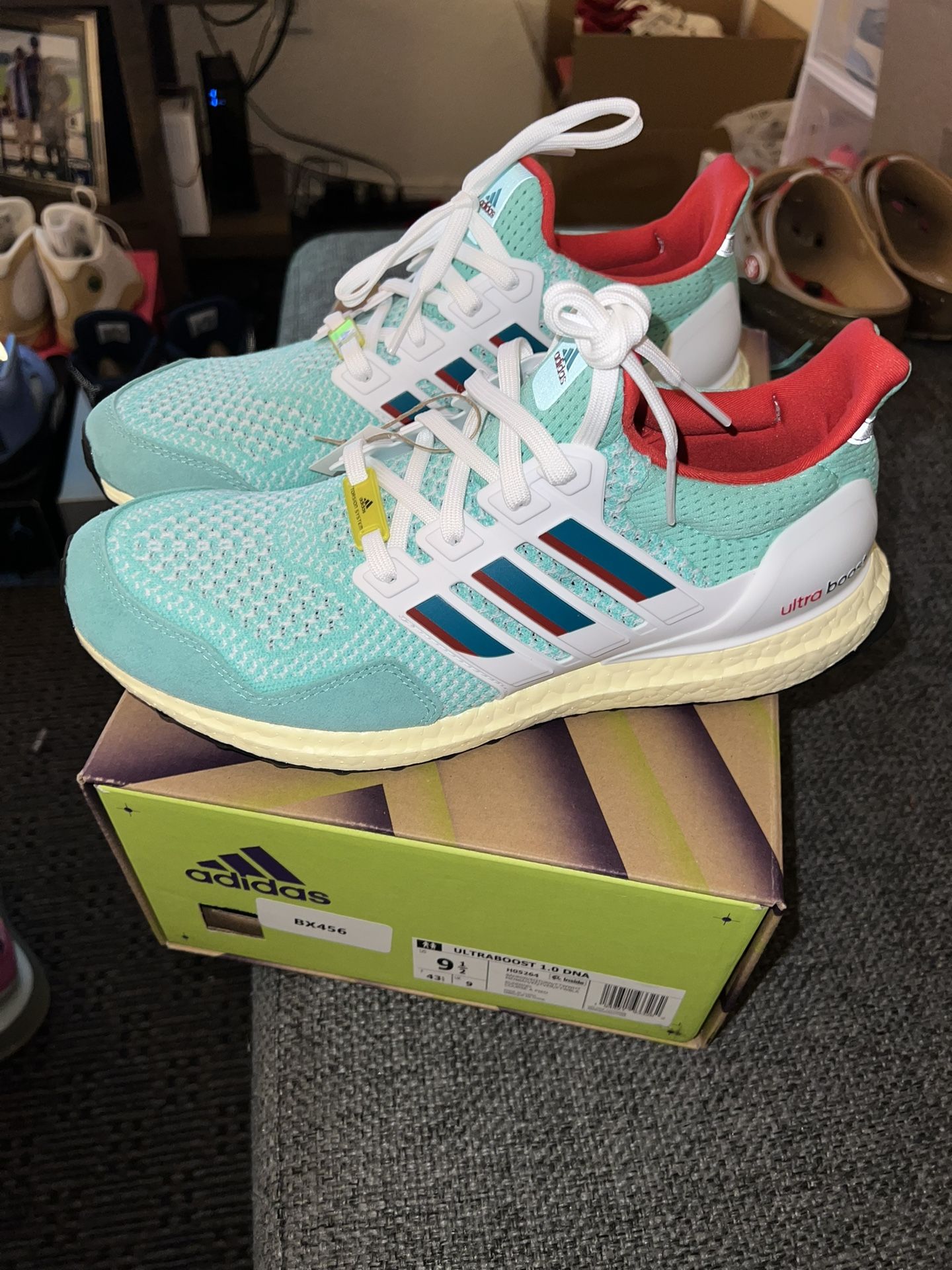 Men\'s Adidas Ultra Boost sz.9.5 Adidas Mens Ultra Boost Sneakers Size 9 / 9.5 Black  main image 2