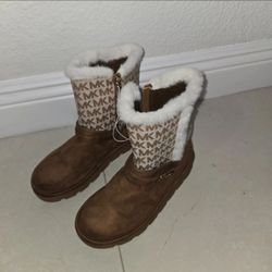 Michael Kors MK Logo Fur-Trim Winter Boots