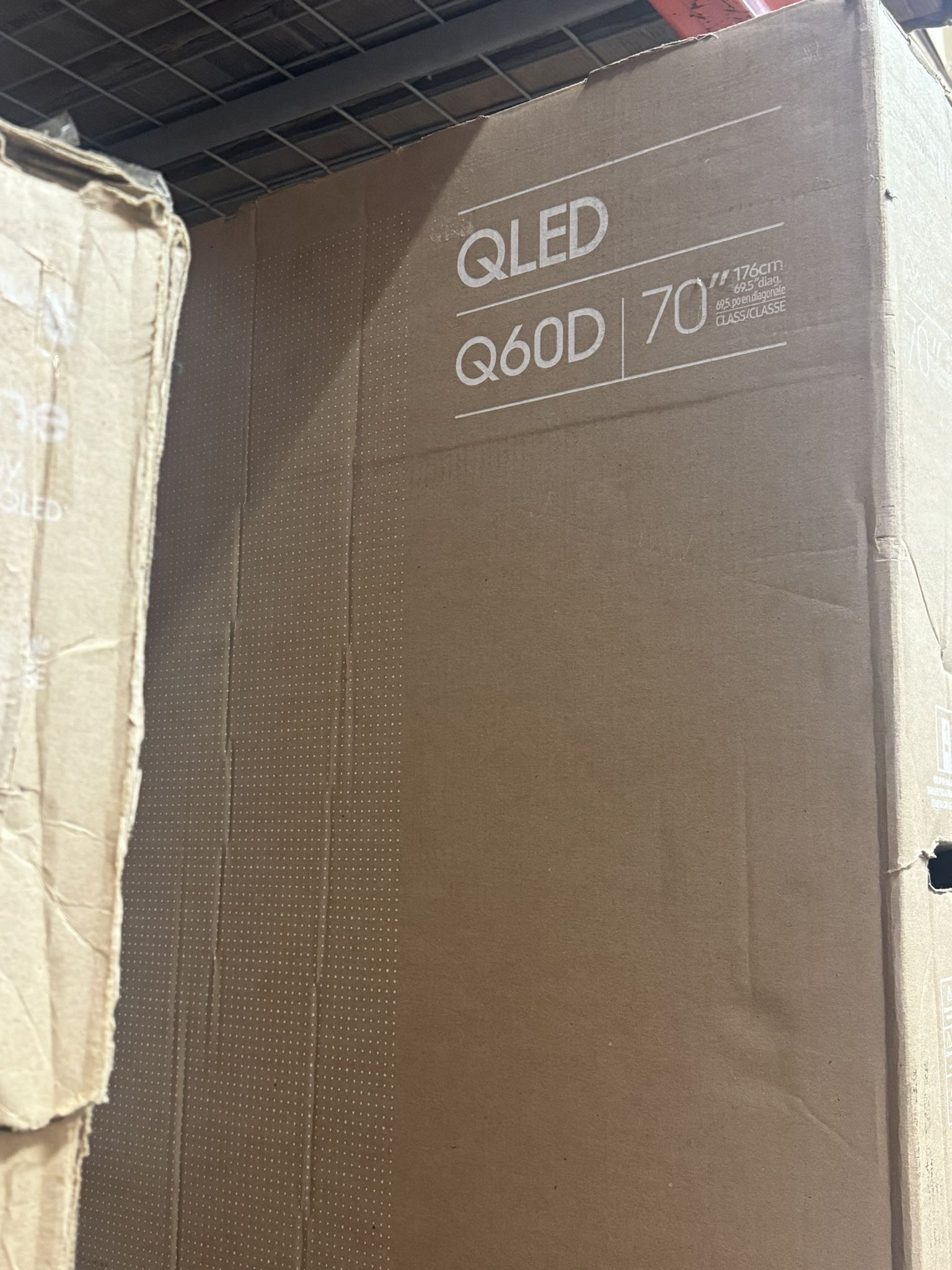 SAMSUNG Q60D Series 70-Inch Class 4K Smart QLED TV | Quantum HDR, Object Tracking Sound Lite, Motion Xcelerator, Slim Design | Gaming Hub | Alexa Buil