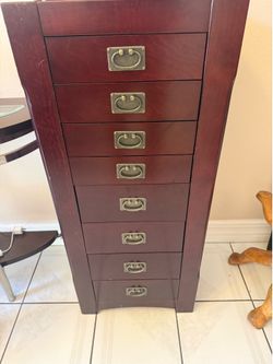 Solid wood jewelry box