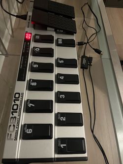 Like New Behringer FCB1010 MIDI Foot Controller