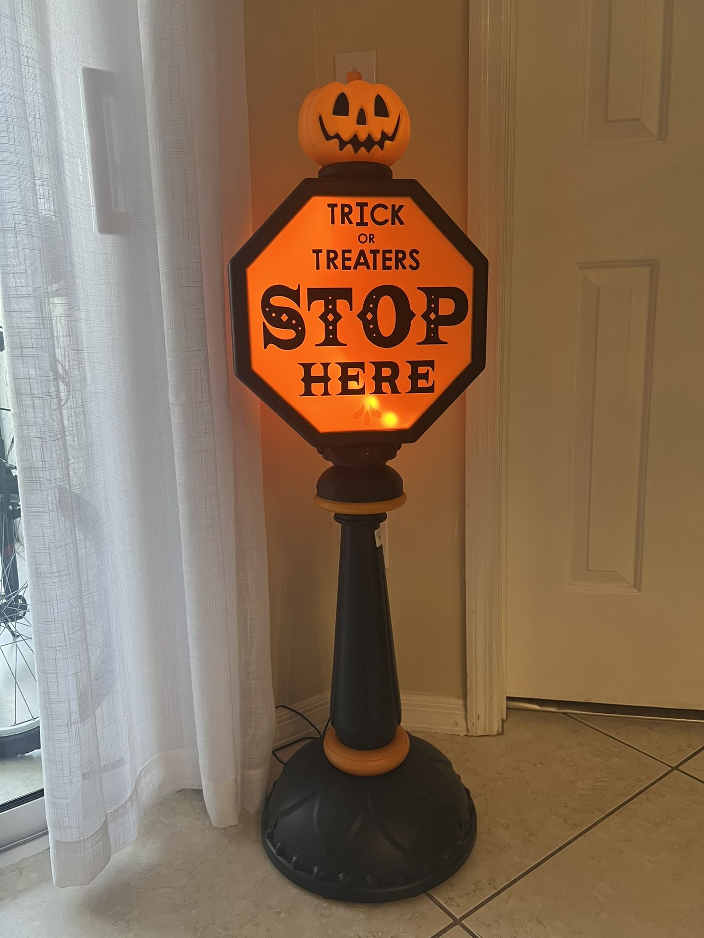 Light Up Halloween Sign