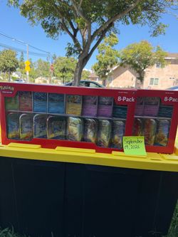 Costco Prismatic Evolutions 8-pack tins
