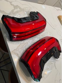 OEM TUNDRA 22+ TAIL LIGHTS - NONSEQUENTIAL