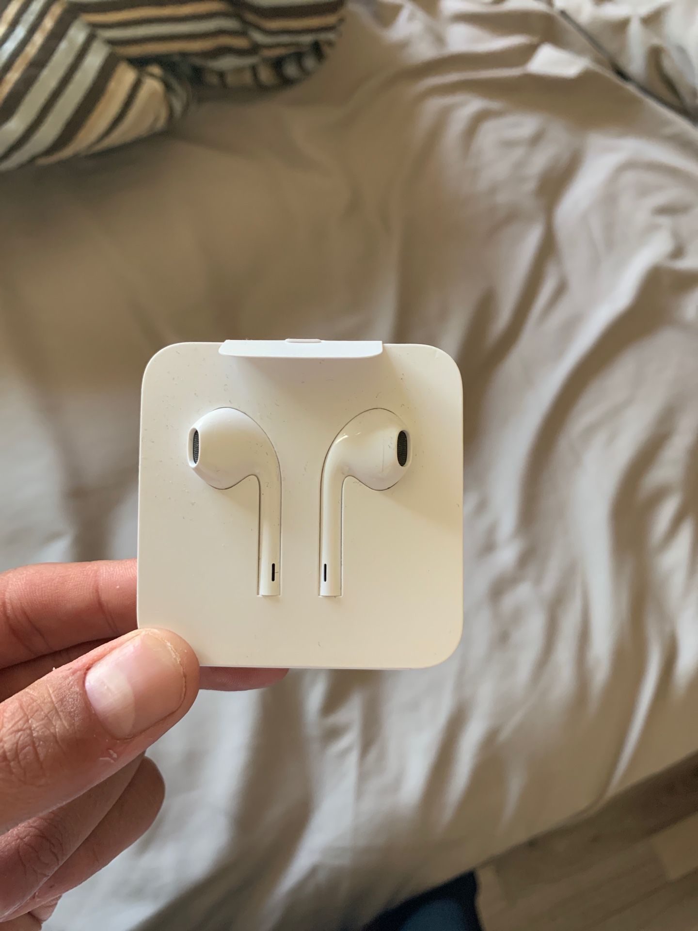 Apple earpods- Not wireless