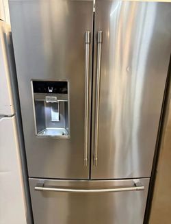 Whirlpool French door refrigerator 36" x 70" tall