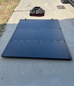 Chevy Colorado 2004. 2012 hard roll up tuner cover.