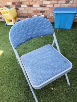 Foldable metal chair