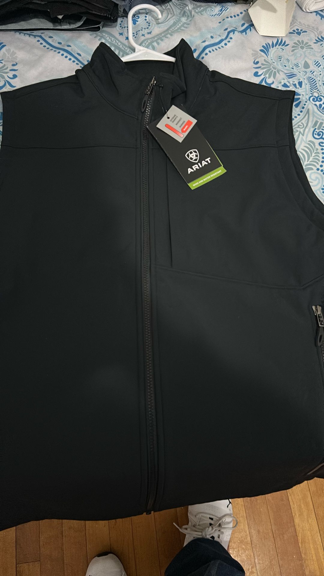 Brand New Ariat Vest Size XL