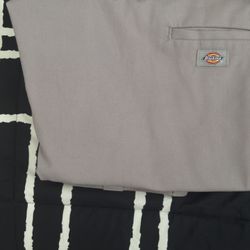 Silver Dickies Used 34x30 Loose Fit