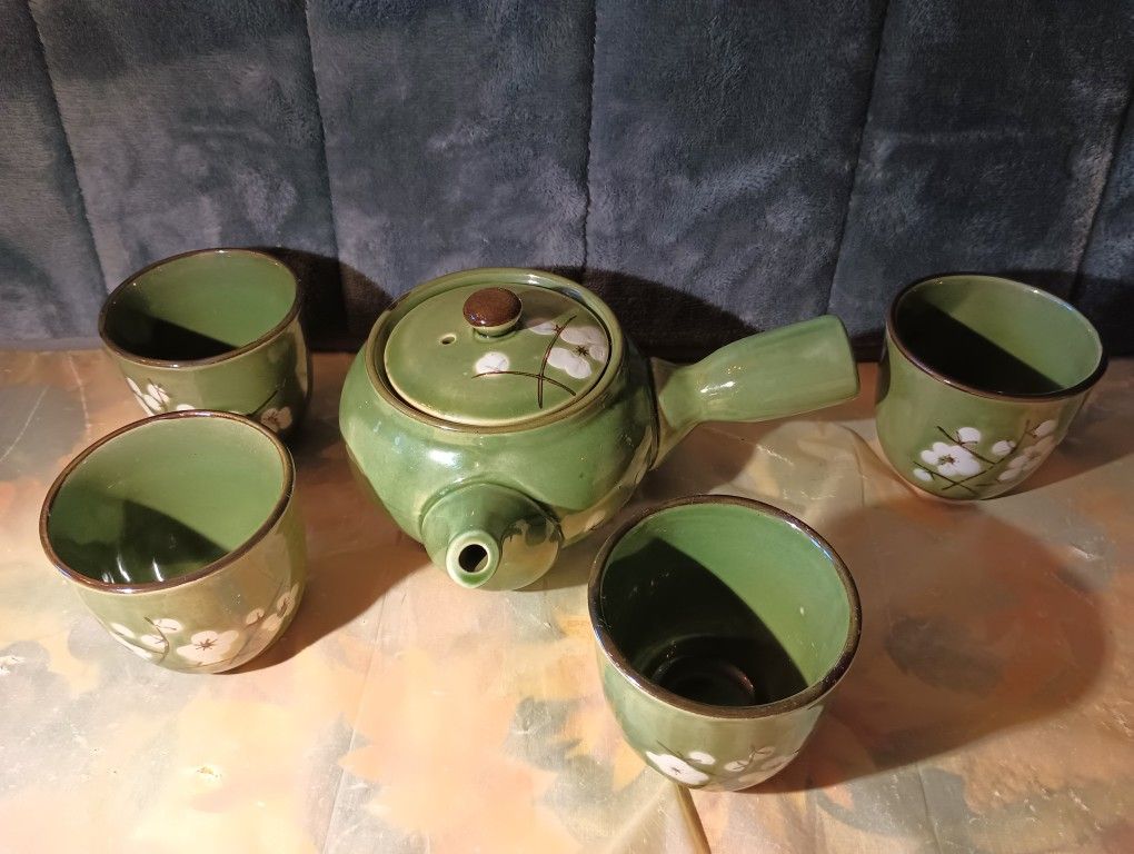 Asian Pottery China Green White Cherry Blossoms Side Spout Tea Pot & 4 Cups.