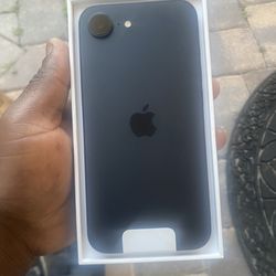 iPhone 16 e strait talk Brand new in the box
