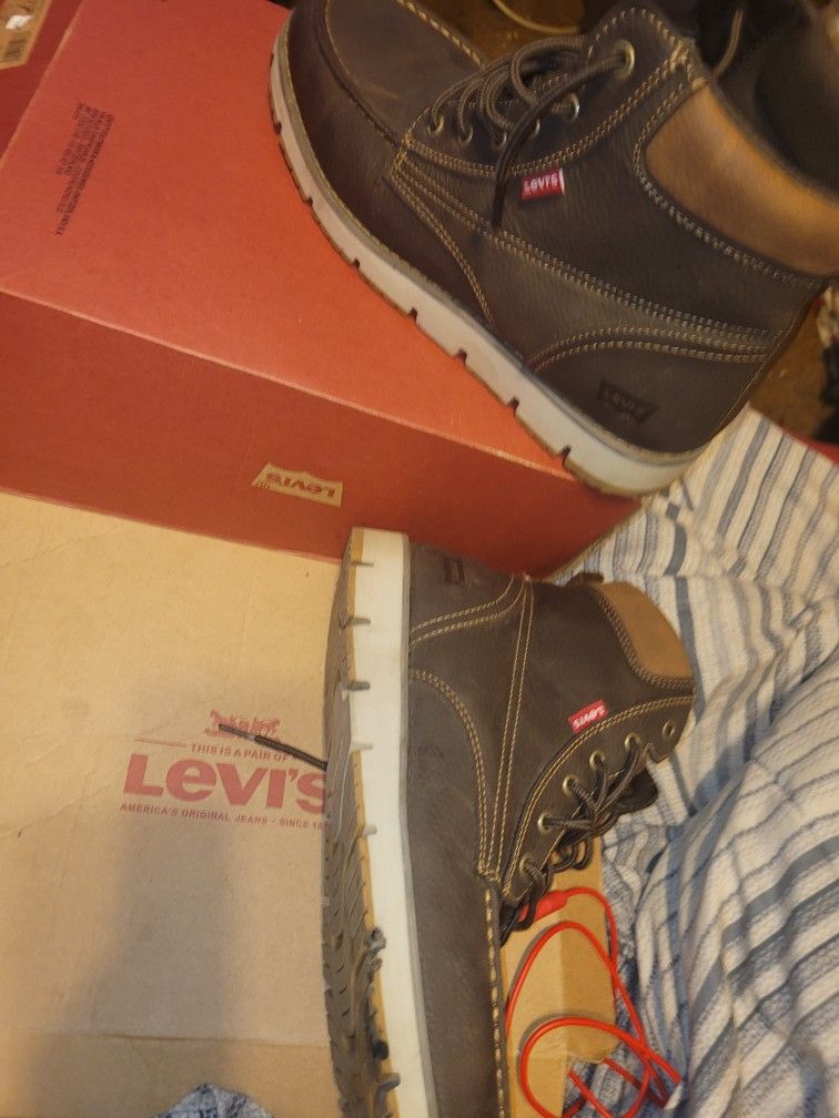 Like New ...levi Mens Boots ..worn 1 Time...with Box