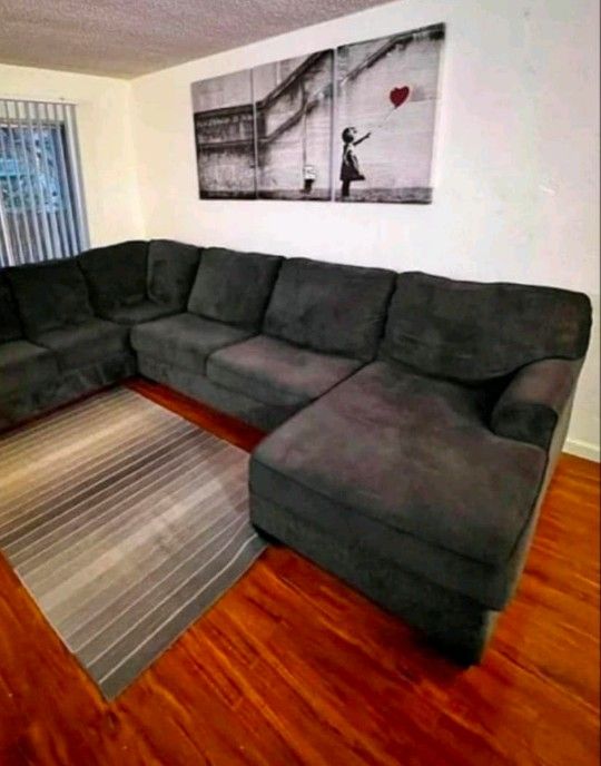 " Upgrade Beautiful Home Sectional Couch "