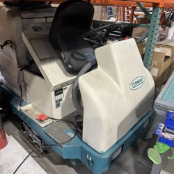 Tennant 7200 Floor Scrubber