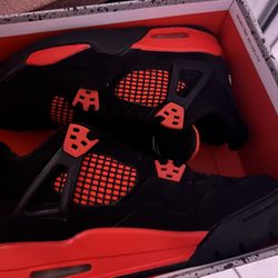 Air Jordan 4 Retro ‘Red Thunder’ 