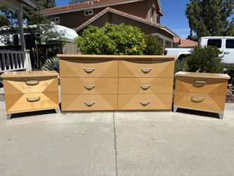 Modern 10 Drawer Dresser Chest of Drawers and Nightstand Furniture Set Great Condition 