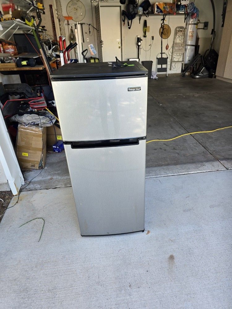 4.5 Cubic Ft 2 Door Mini Fridge
