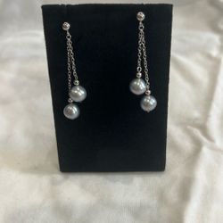 Silver Dangling Pearl Earrings 