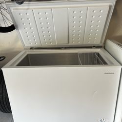 Insignia Chest Freezer – Gently Used, Frost-Free, Energy Saving