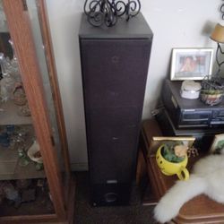 4 Feet Sony Speaker 250.00