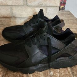 Nike Huarache Triple Black Size 12 Men's 