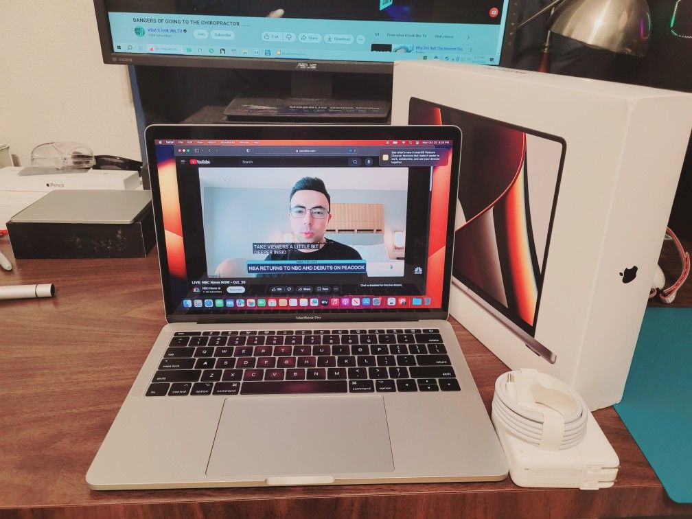 MacBook Pro Laptop, +box, 17