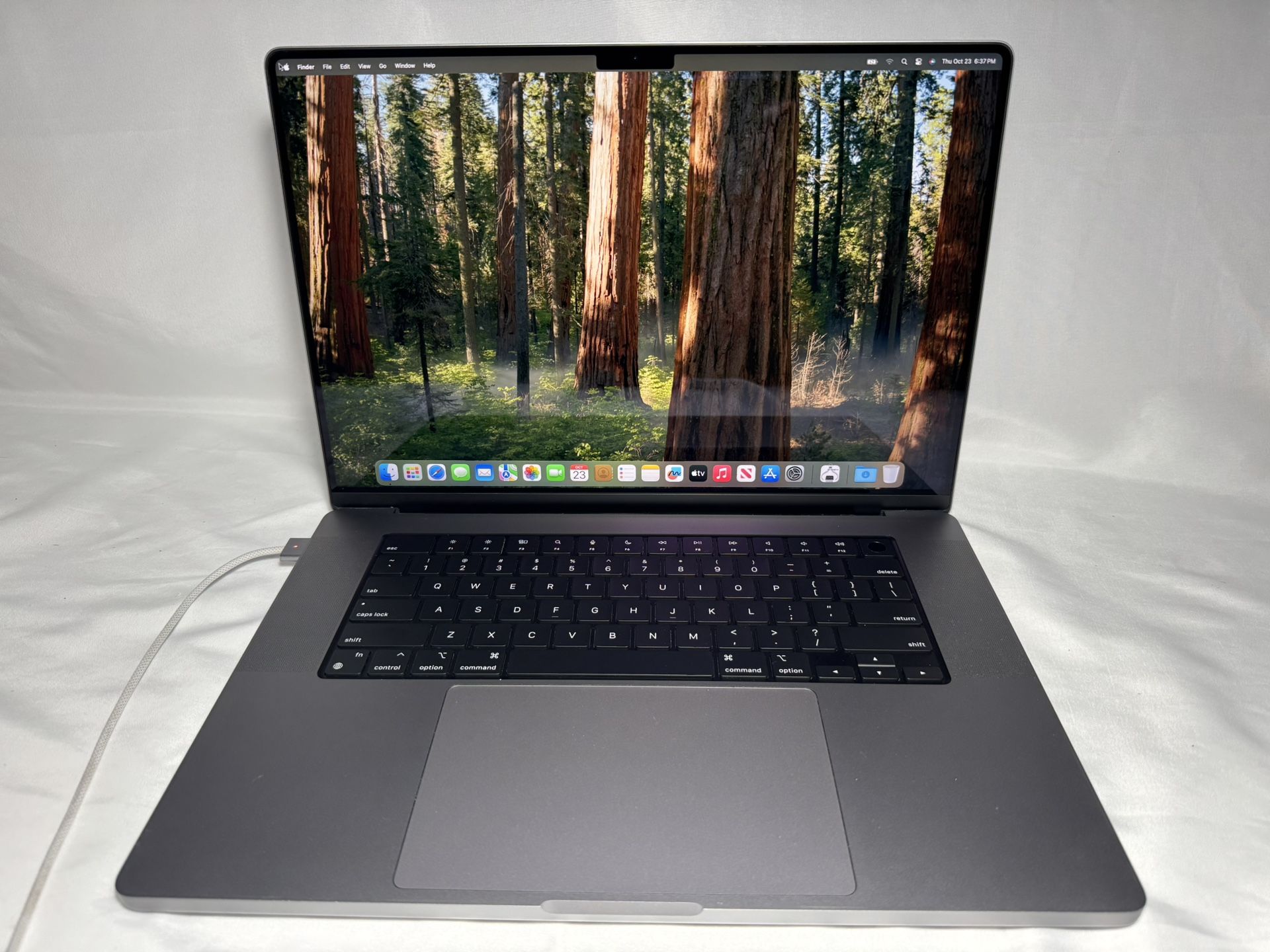 16” M1 MacBook Pro 32gb 2TB #897