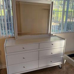 Jerome’s Bedroom Set Kind Size