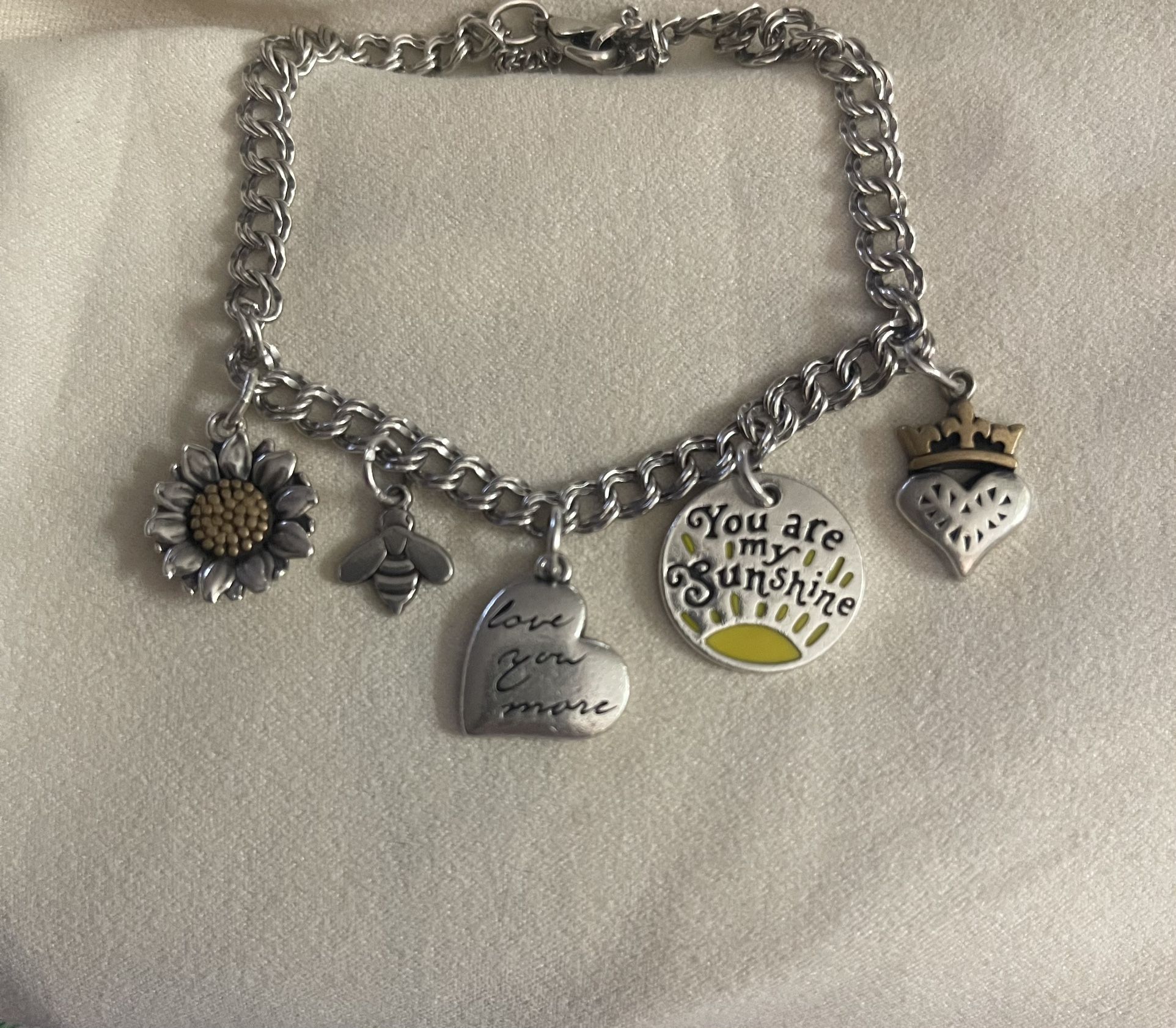 James Avery Charm Bracelet With 5 Charms (Size Large)
