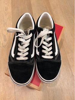 Old Skool Vans (Women’s Size: 7.5 / Men’s Size: 6)