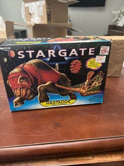 1994 Stargate Mastadge Beast of Burden w/ Catapult Launcher - NIB, SEALED!