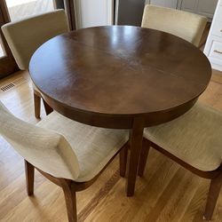 WORLD MARKET ROUND DINNING/KITCHEN TABLE AND CHAIRS