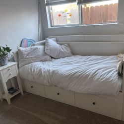 IKEA HEMNES DAY BED - Perfect Condition