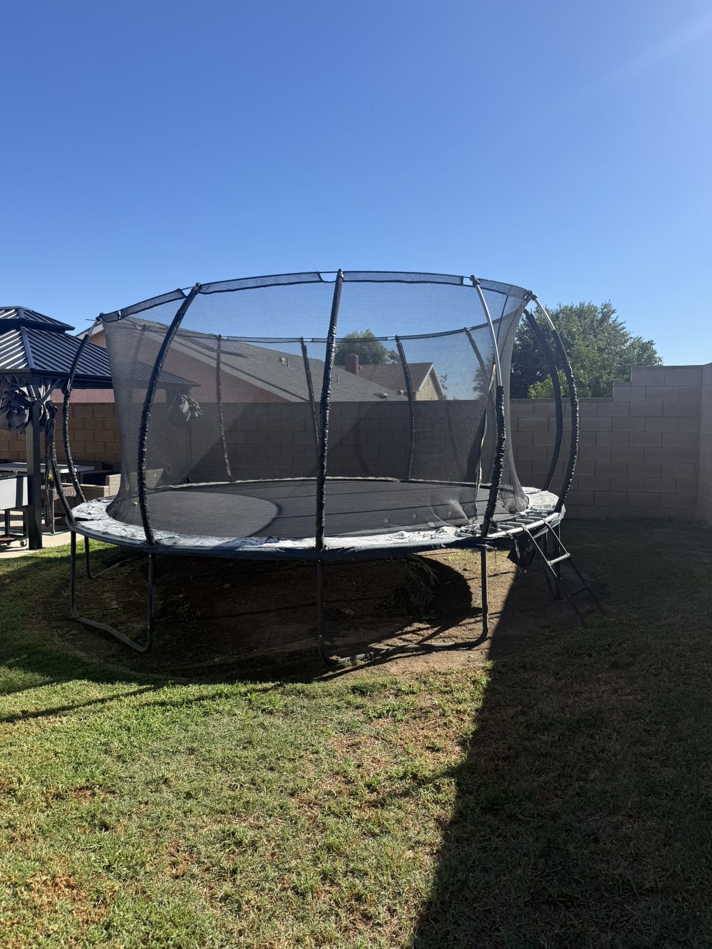 Trampoline 