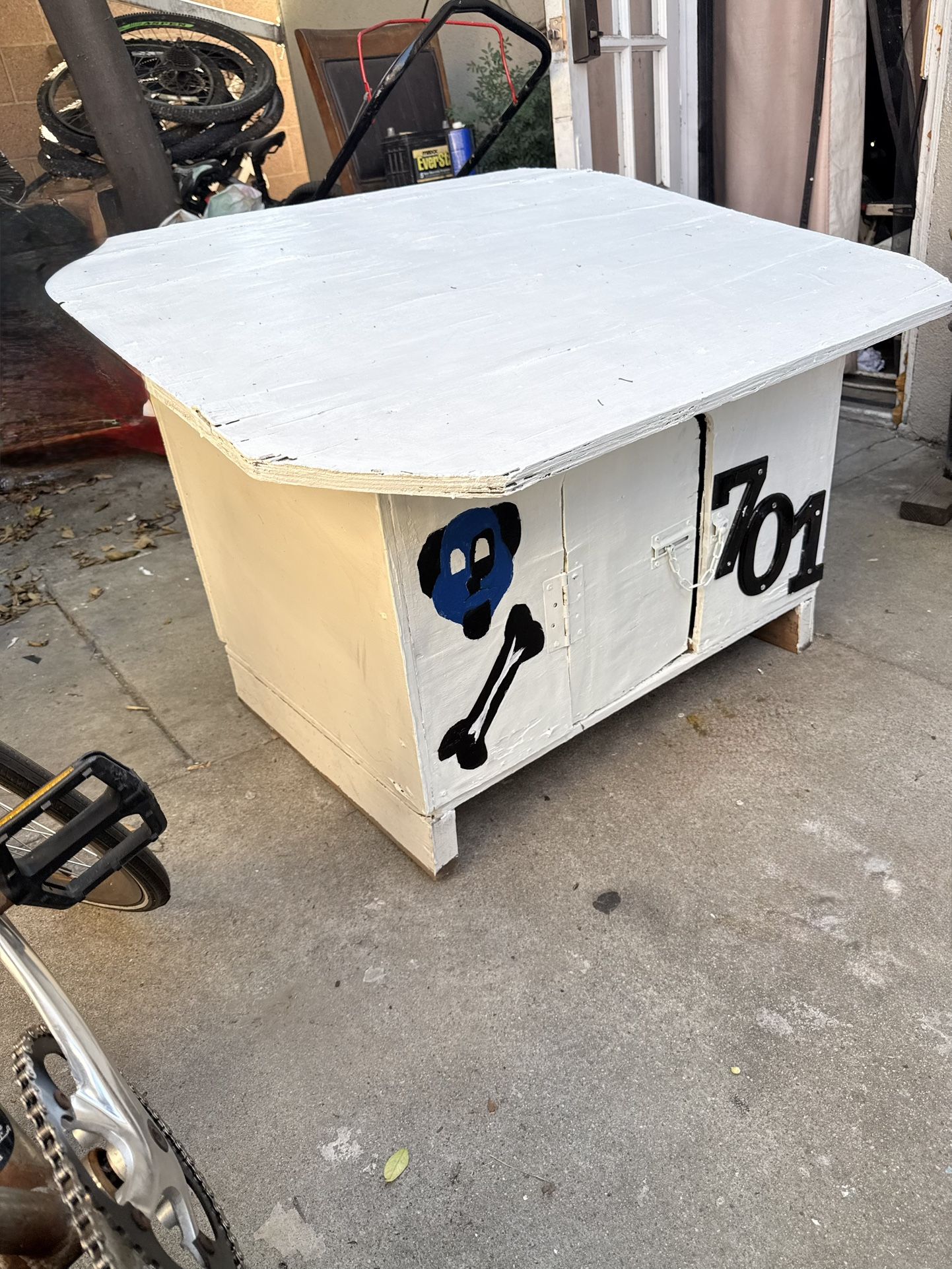Small Dog House.