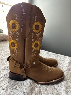 Cowgirl Boots Size 8