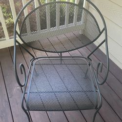 4 Matching Wrought Iron Patio Chairs 