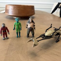 Vintage Star Wars Action Figure Lot & Speeder Bike