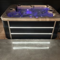 2024 Fully Loaded Hot Tub Jacuzzi 