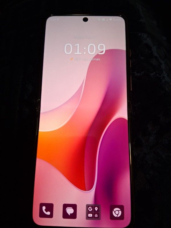 2025 Razr Parfait Pink *Like New* Unlocked!! 256GB