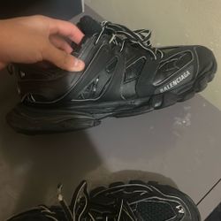 Balenciaga Tracks Size 41