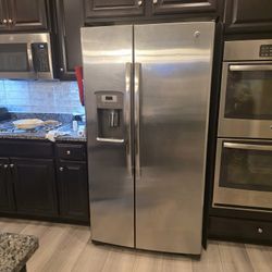 GE Refrigerator 